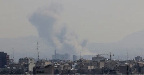 موجة جديدة من الهجمات على إيران وسط تفاقم الأزمة الاقتصادية