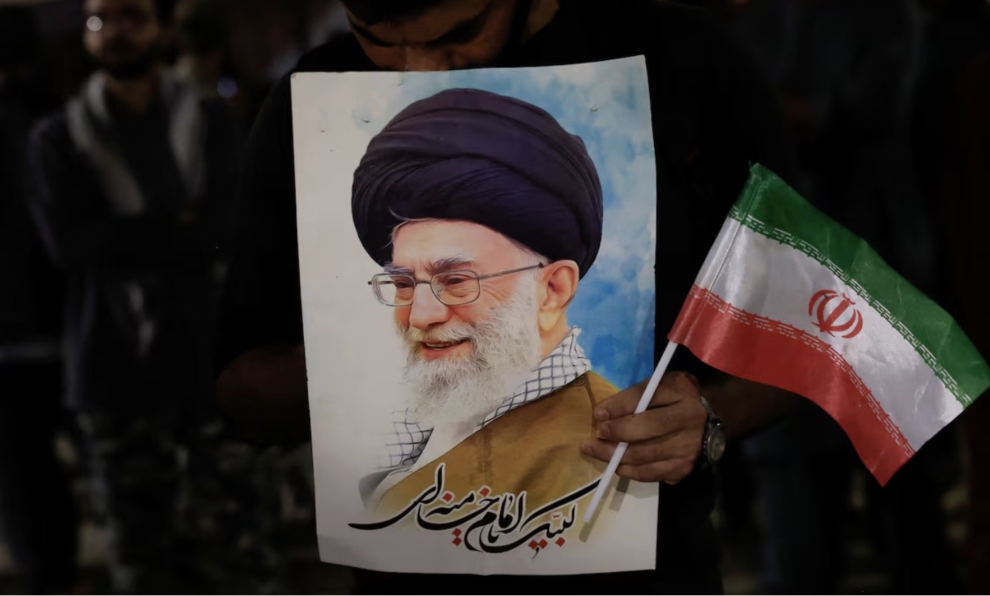 ما بعد خامنئي: هل يُقتل الرجل ويبقى النهج؟