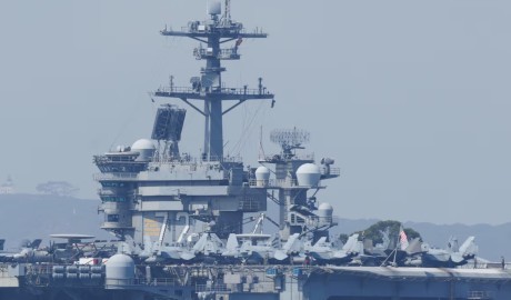 البحرية الاميركية تُسقط طائرة ايرانية وايران تعترض سفينة أميركية