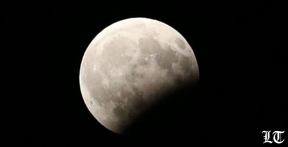 الصين تصل الى القمر المعتم فهل تسبق الاميركيين فضائيا؟