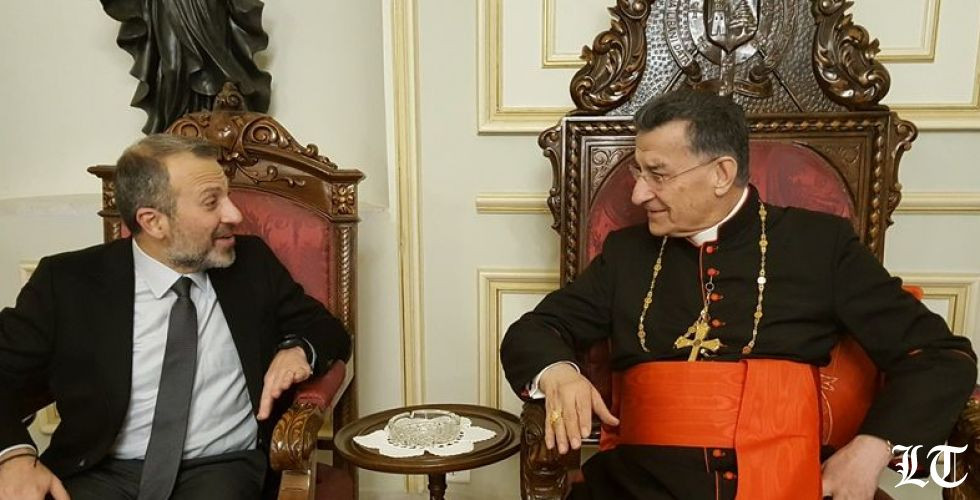 جبران باسيل متهم بخنق العهد