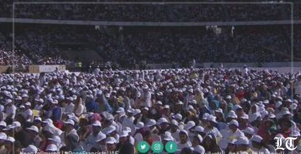 أكثر من مئة وخمسين ألف  شخص يشاركون في قداس البابا فرنسيس