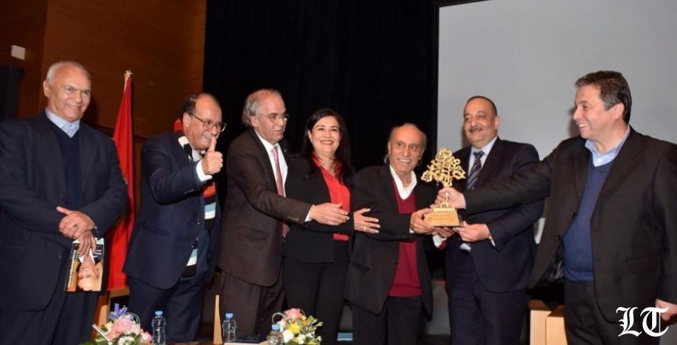 المغرب يكرّم الشعرية اللبنانية بجائزة الى وديع سعادة