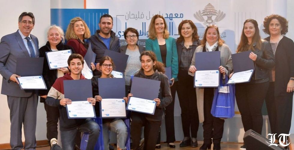 المعهد المالي في ابتكاراته النهضوية يُملي المالية بالفرنسية