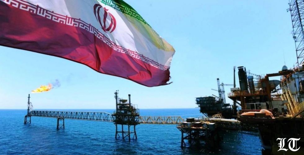إيران بدأت تهريب نفطها في السوق الرمادية