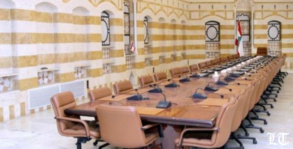 شلل الحكومة بدأ ينعكس اقتصاديا، فمن يبادر للانقاذ؟