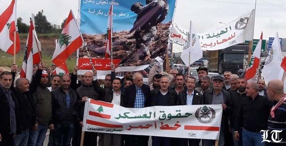 هل يمنع العسكريون المتقاعدون النواب غدا من الوصول الى مجلس النواب؟