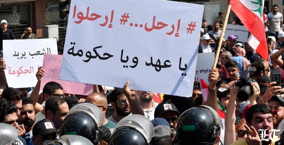 اشتعال الشارع ومواقع التواصل الاجتماعي بشتم الحكّام ومعاونيهم