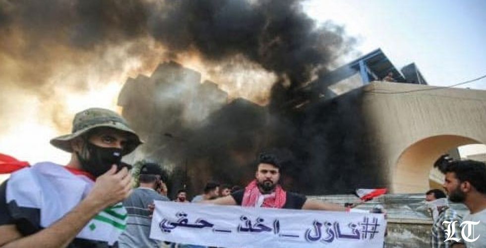 إطلاقُ نار وقطعُ انترنت لتطويق الاحتجاجات العراقية المتواصلة