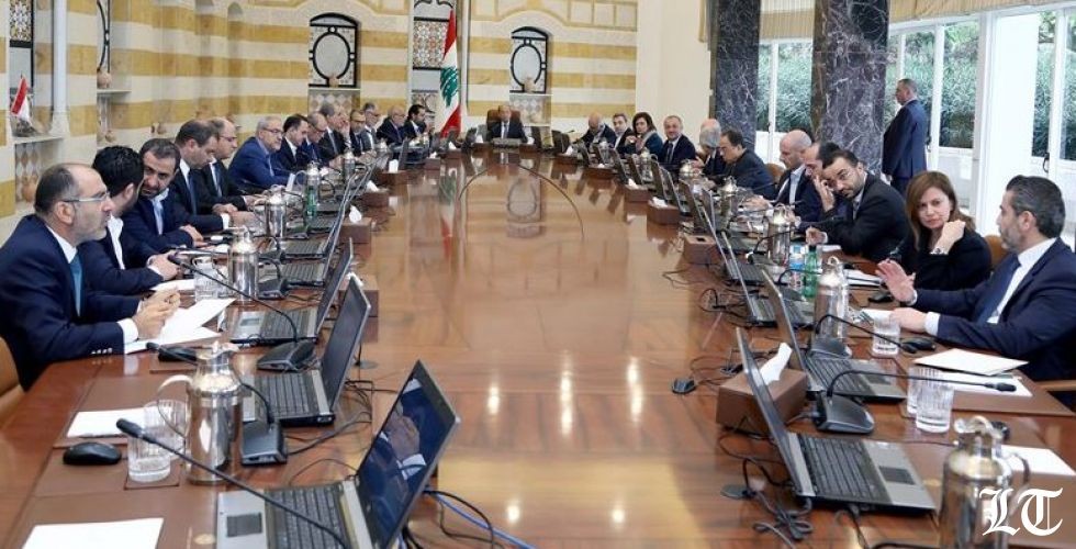 الرئيس عون على صمته والحريري لم يحقق مطالب المتظاهرين بل حقق مطالبه