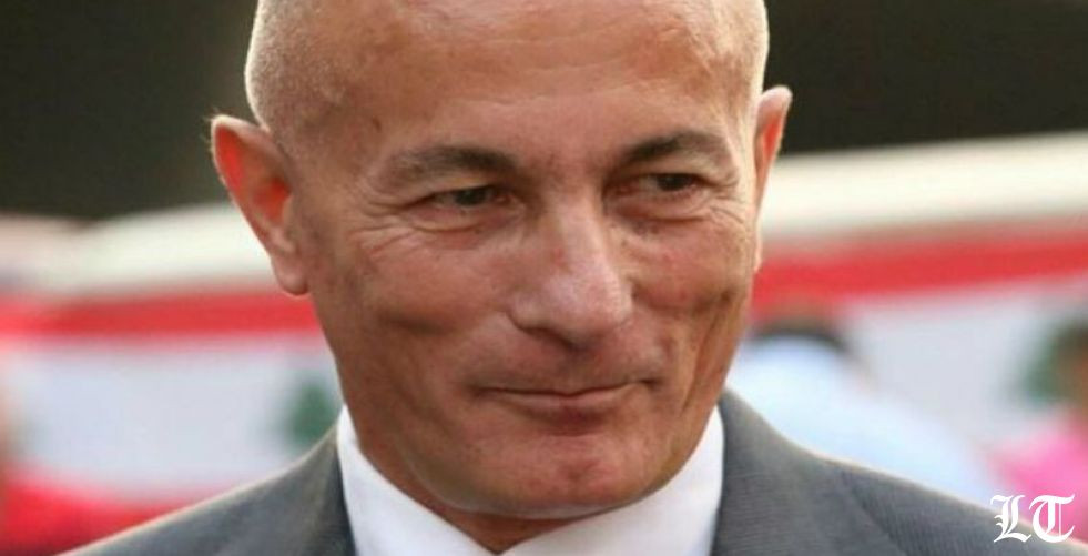 أصوات نافرة وخارج السرب في التكليف