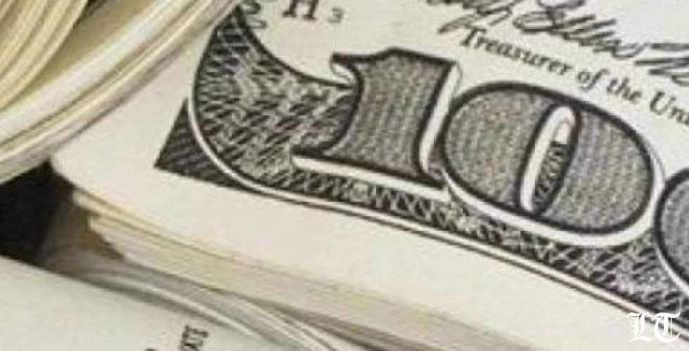 الدولار الى ارتفاع في مثلث القلق