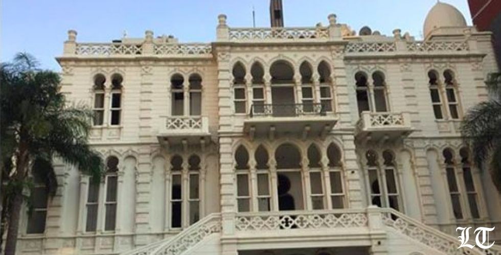 متحف سرسق من دون زجاجه الذي  يلوّن واجهته الأمامية