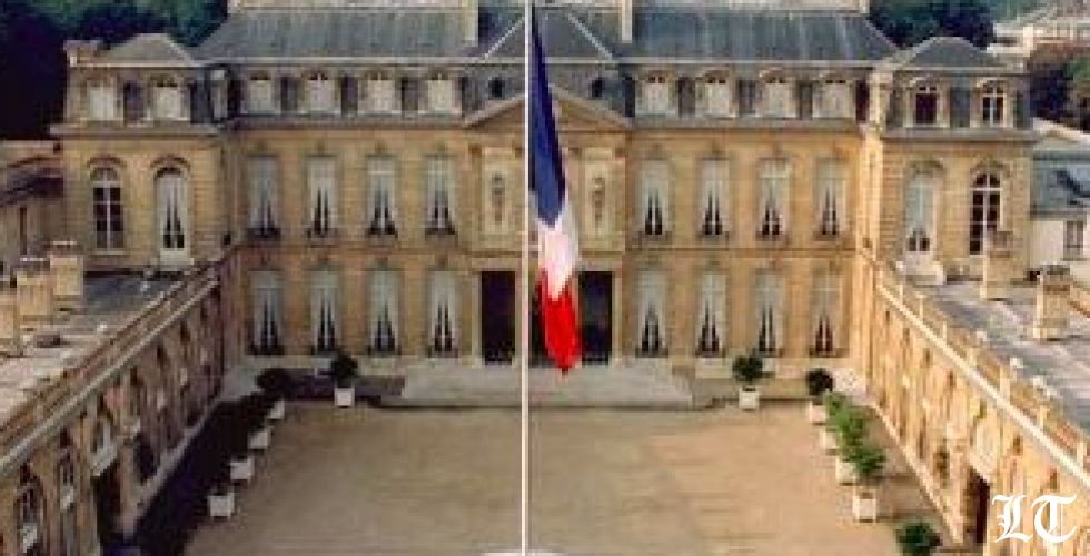 مهلة فرنسية جديدة للسياسيين اللبنانيين للتشكيل واستغراب من محتوى مقالات عدة في صحافة بيروت