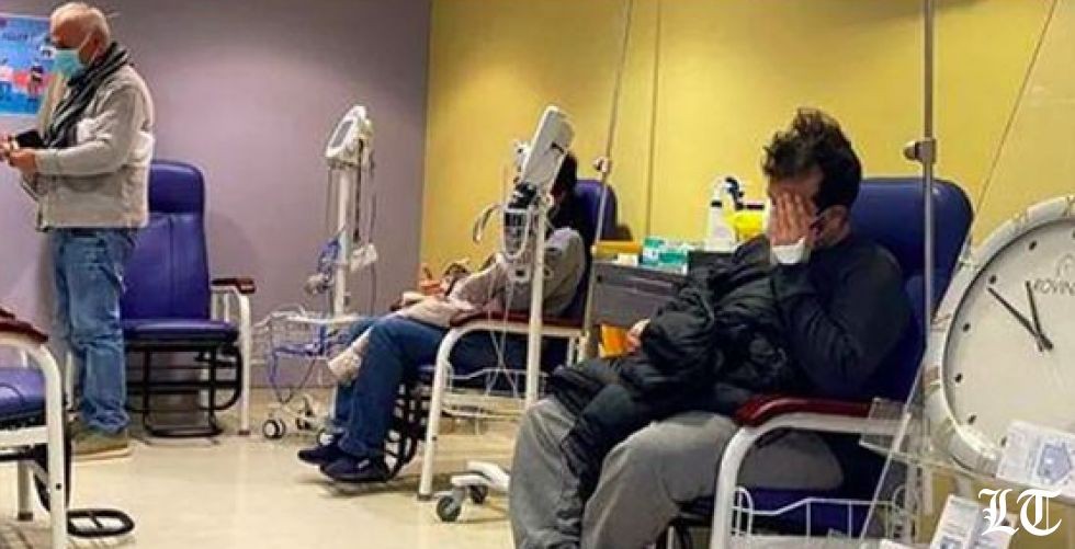 رويترز: مستشفيات لبنان وأطباؤه المنهكون يعجزون عن التعامل مع زيادة إصابات كوفيد-19