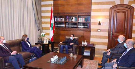 السفيرة الأميركية تضع علاج الأزمة الحكومية في التسوية