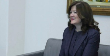 السفيرة الاميركية تكشف من قصر بعبدا عن مطالب الناشطين الشباب