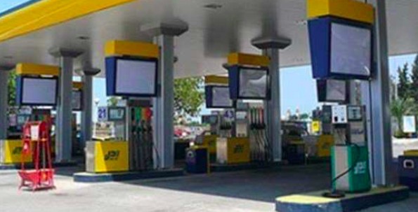 بين شح البنزين والأزمة  رُفعت خراطيم المحطات