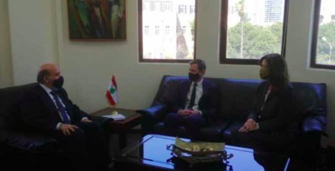 هيل يجول على القيادات: للتعاون اصلاحيا