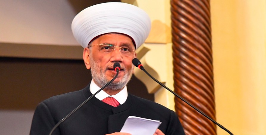 المفتي يحذّر من العراقيل التي وضعت وتوضع في وجه الحريري