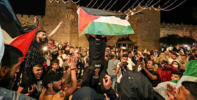 حماس تحتفل بانتصارها وردود فعل على الهدنة في غزة