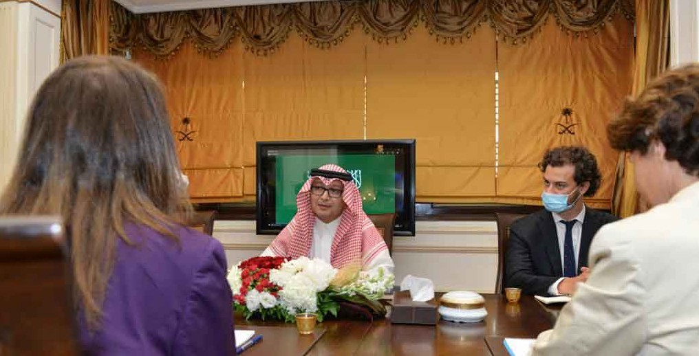 بخاري التقى شيا وغريو (صور)