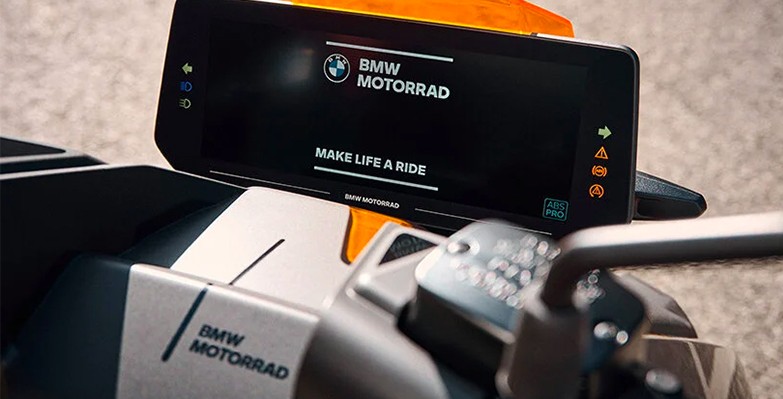 دراجة  BMW Motorrad لكل الفصول