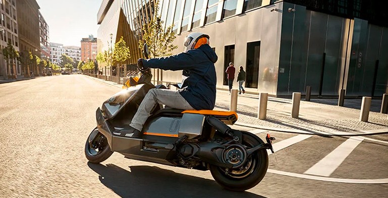 دراجة  BMW Motorrad لكل الفصول