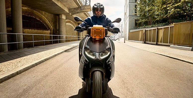 دراجة  BMW Motorrad لكل الفصول
