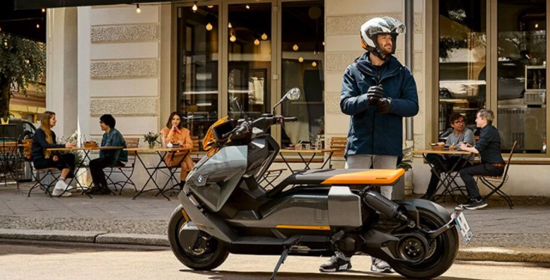 دراجة  BMW Motorrad لكل الفصول