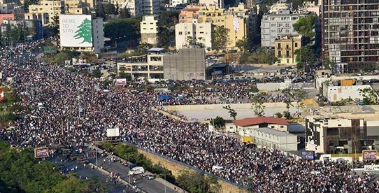 الرابع من آب: نهر من الغاضبين  وشتم علني لأركان المنظومة