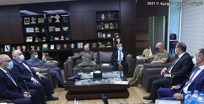فقدان المحروقات في اجتماع أمني مع قائد الجيش