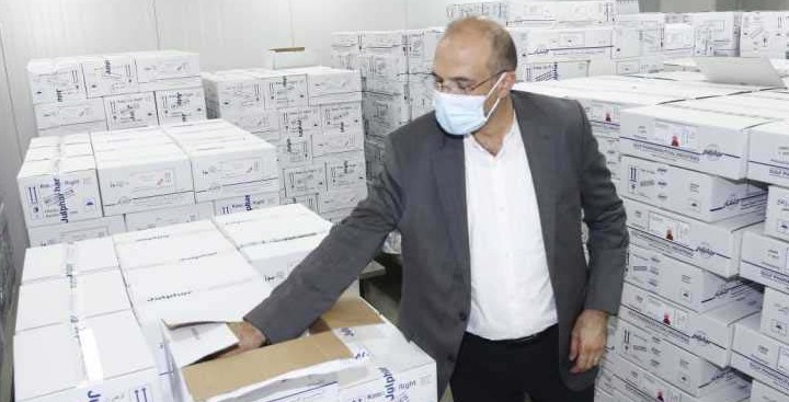 وزير الصحة يداهم مستودعات الادوية وحليب الاطفال