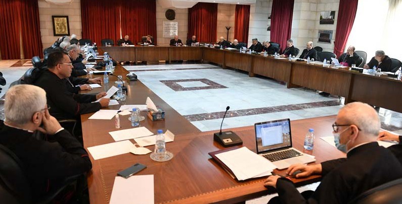 المطارنة الموارنة: الانقلاب  على الميثاق والدستور والطائف