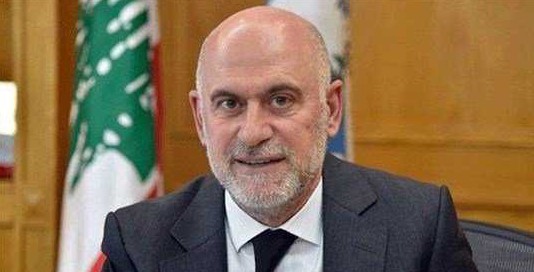 مذكرة توقيف غيابية بحق الوزير فينيانوس بعد تغيّبه عن الحضور امام بيطار