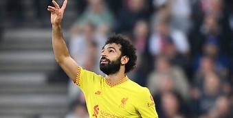 محمد صلاح يواصل كتابة التاريخ وتحطيم الأرقام القياسية