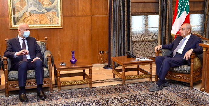 في موقف نادر:ترحيل أعضاء "جمعية الوفاق البحرينية"