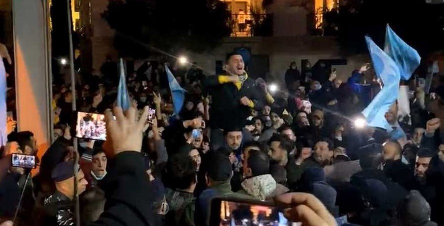 الساحة السنية تتحرك بانتظار قرار الحريري(تقرير)