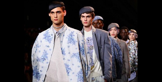 Dior في تمازج النسائي والرجالي