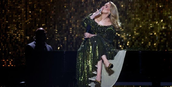 أديل فنانة العام