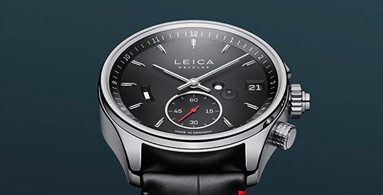ساعات Leica بالنقطة الحمراء للكاميرا