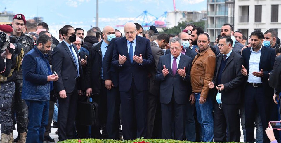 صلوات على ضريح الشهيد رفيق الحريري