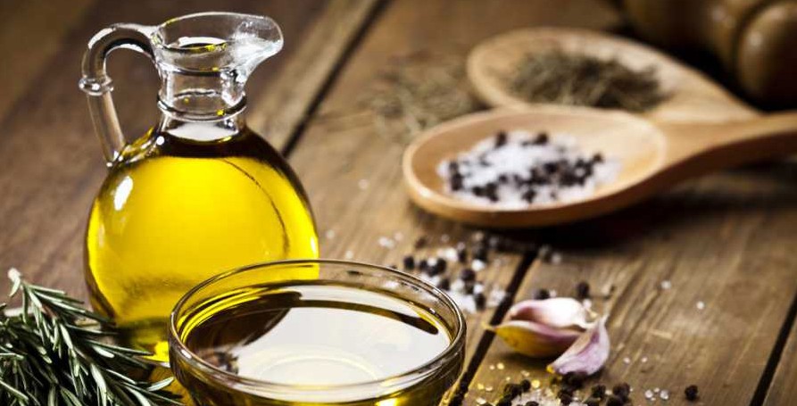 أزمة القمح والبترول أكبر من أزمة الزيت والحبوب.