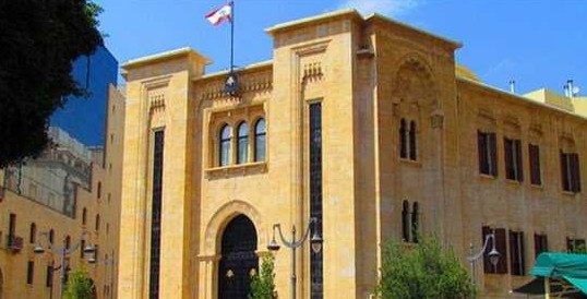 تمديد مجالس البلديات والمخاتير