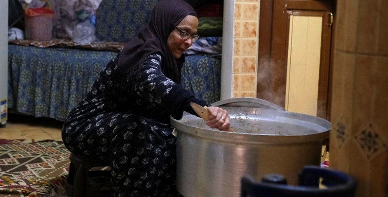 افطارات الناس في شوارع مصر