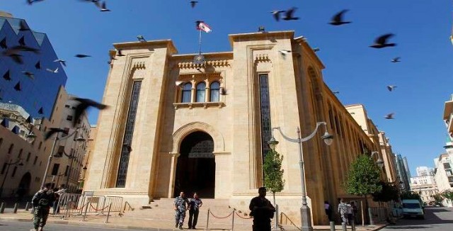 حرق أسماء في معركة نيابة رئاسة المجلس