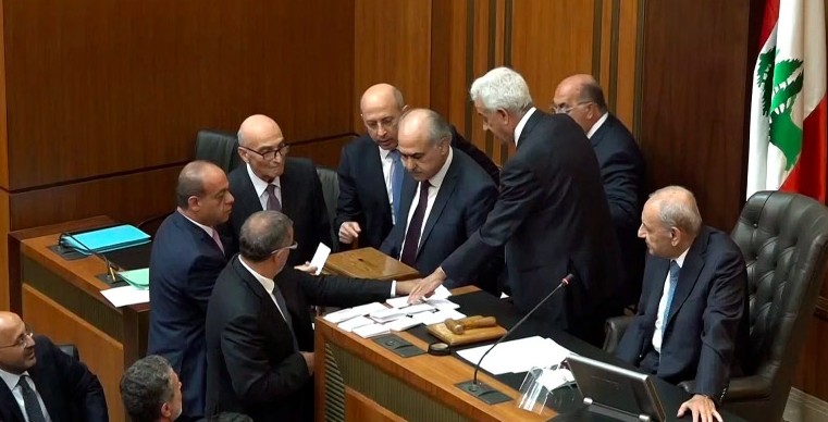 كتل "الورقة البيضاء"تربح بالنقاط فماذا بعد؟