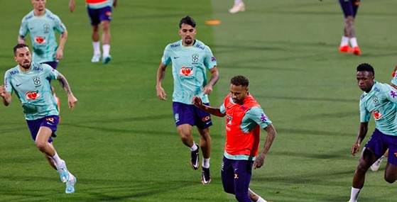 مدرب البرازيل يحافظ على سرية أوراقه