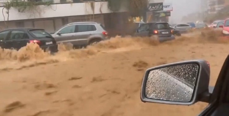 بين الشبوبية والمشيخة أرجل الناس في سيول جونيه