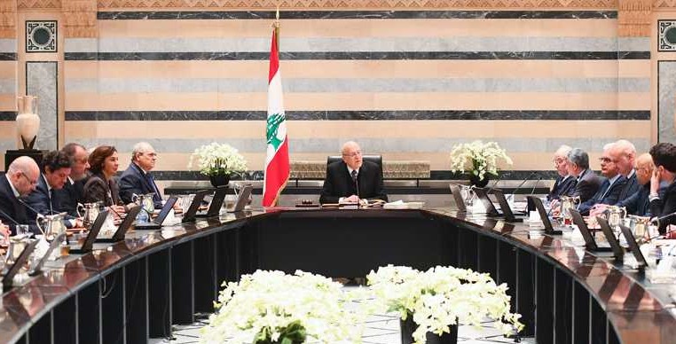 الحكومة تقرّ زيادات الأجور للعام والخاص